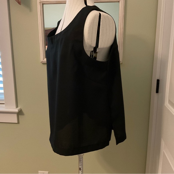 BLACK SLEEVELESS BLOUSE WITH KEY HOLES, SIZE: L - Picture 4 of 8
